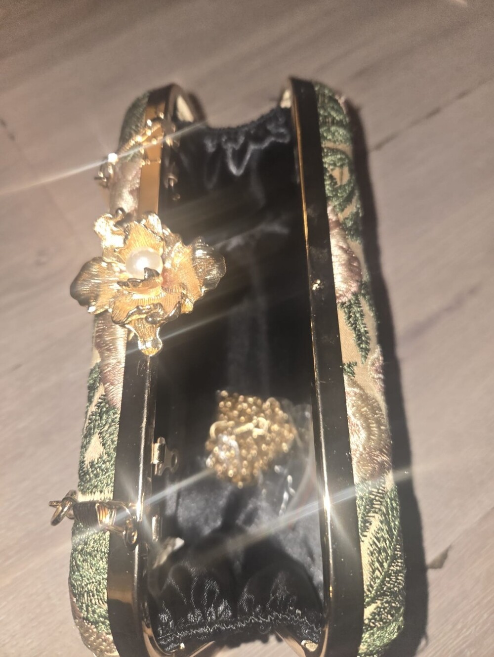 Elegant Floral Embroidered Evening Clutch - Gold and Green - Picture 2 of 5
